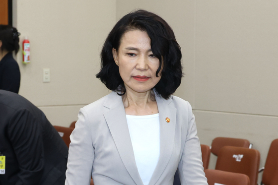 이진숙 방송통신위원장이 7일 오후 서울 여의도 국회에서 열린 과학기술정보방송통신위원회 전체회의에 출석하고 있다. 뉴스1