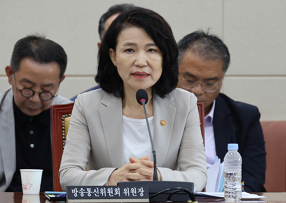 이진숙 방송통신위원장이 7일 오후 국회에서 열린 과학기술정보방송통신위원회 전체회의에 발언하고 있다. 임현동 기자