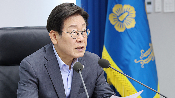  이재명 대통령이 10일 오후 서울 용산 대통령실에서 수석보좌관 회의를 주재하고 있다. 대통령실사진기자단 
