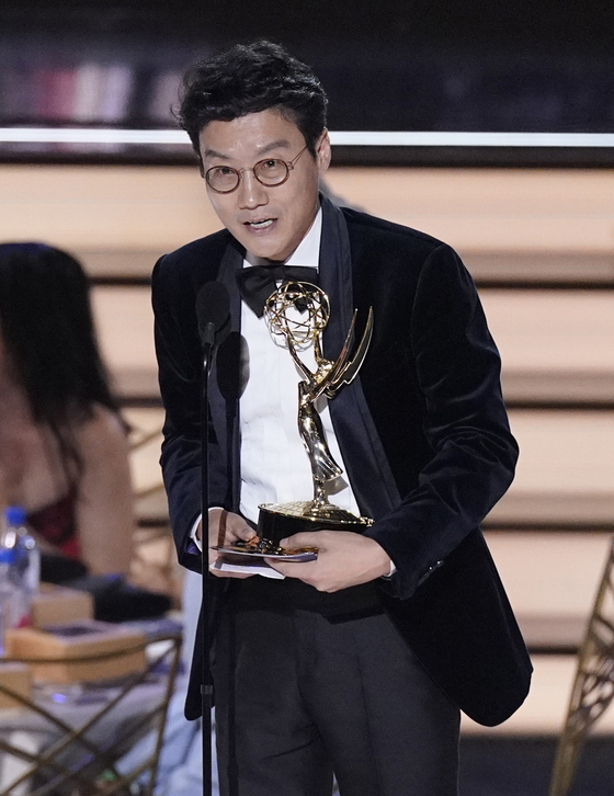 넷플릭스 드라마 ‘오징어 게임’으로 2022년 에미상 6관왕을 휩쓴 황동혁 감독. [AP=연합뉴스]