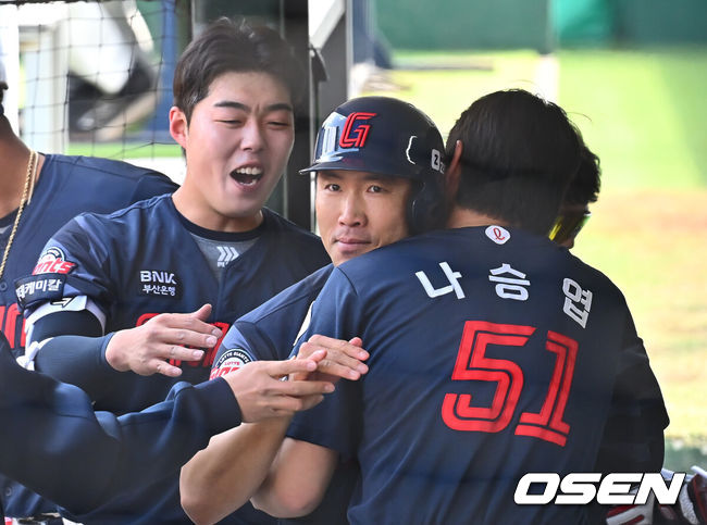 [OSEN=부산, 이석우 기자] 롯데 자이언츠 고승민, 전준우, 나승엽 / foto0307@osen.co.kr
