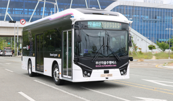 부산 오시리아 관광단지에서 시범운행을 시작하는 자울주행 버스 빅 아이. 사진 부산시