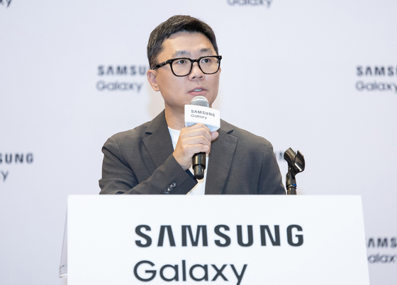 지난 9일(현지시간) 미국 뉴욕에서 삼성전자 MX사업부 랭귀지(Language) AI팀 박지선 부사장이 멀티모달AI에 대해 브리핑하는 모습. 사진 삼성전자 