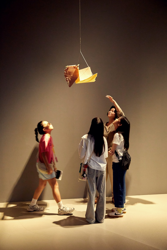 정지현·박상민의 'Cast Capture_3P 02_7043'. 사진이지만 조각과 같은 특성도 보인다. 