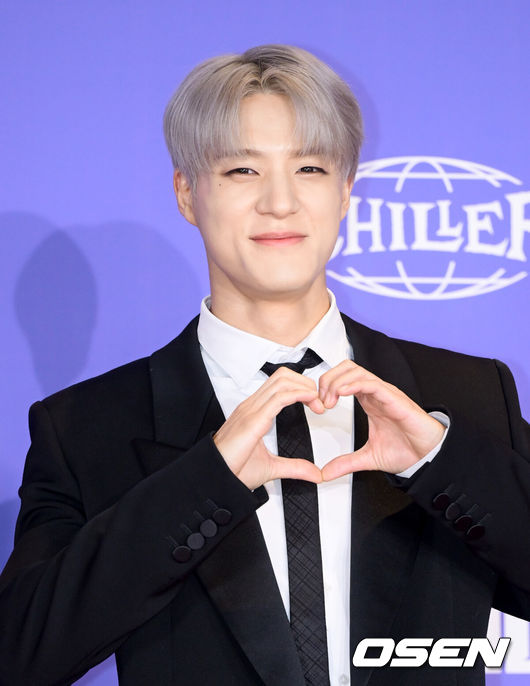 [OSEN=조은정 기자]그룹 NCT DREAM(엔시티 드림, 이하 NCT 드림)의 정규 5집 ‘Go Back To The Future’(고 백 투 더 퓨처) 발매 기념 제작 발표회가 14일 서울 송파구 롯데시네마 월드타워에서 열렸다.이번 앨범은 가장 빛나는 ‘나’를 찾기 위해 시간 여행을 떠난 호기심 많은 괴짜 NCT DREAM이 과거와 현재, 미래를 넘나드는 여정을 스펙터클하게 그려낸 작품이다. 더블 타이틀곡 ‘BTTF’(비티티에프 / 백 투 더 퓨처)와 ‘CHILLER’를 포함한 총 9곡이 수록돼 있다.NCT드림 제노가 포즈를 취하고 있다. 2025.07.14/cej@osen.co.kr