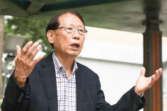 홍장희 전 한국수력원자력 전무가 경기도 성남시 분당구에서 중앙일보와 인터뷰하고 있다. 김경록 기자. 