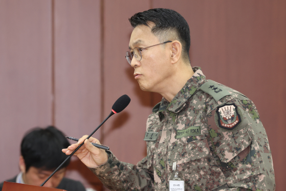 김용대 드론작전사령관이 10일 오전 국회 국방위원회 전체회의에서 '평양 무인기' 관련 질의에 답하고 있다. 연합뉴스