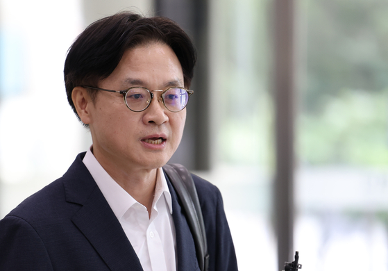  이재명 정부 초대 산업통상자원부 장관에 지명된 김정관 후보자가 지난달 30일 오전 서울 강남구 한국기술센터에 마련된 인사청문회 준비단 사무실로 출근하며 지명 소감을 밝히고 있다. 산업통상자원부 장관 내정자가 된 김정관 전 두산에너빌리티 사장(57)은 기획재정부 관료 출신 기업인이다. 뉴스1
