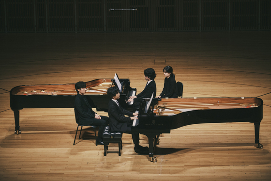 피아니스트 손민수와 임윤찬의 듀오 공연. 14일 롯데콘서트홀에서 열렸다. 사진 현대카드ㆍ목프로덕션