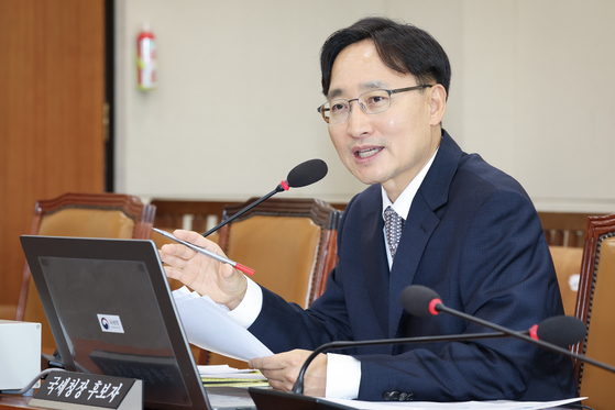 임광현 국세청장 후보자가 15일 오후 국회에서 열린 인사청문회에서 의원 질의에 답하고 있다. 전민규 기자
