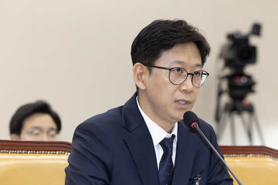 배경훈 과학기술정보통신부 장관 후보자가 14일 서울 여의도 국회에서 열린 과학기술정보방송통신위원회 인사청문회에서 발언하고 있다. 전민규 기자
