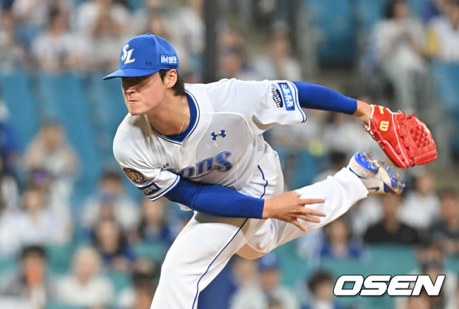 [OSEN=대구, 이석우 기자] 25일 대구삼성라이온즈파크에서 2025 신한 SOL 뱅크 KBO 리그 삼성 라이온즈와 한화 이글스의 경기가 열렸다. 홈팀 삼성은 후라도가, 방문팀 한화는 와이스가 선발 출전했다. 삼성 라이온즈 이호성이 역투하고 있다. 2025.06.25 / foto0307@osen.co.kr