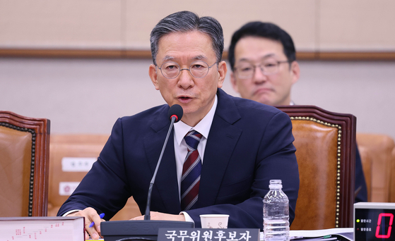 정성호 법무부 장관 후보자가 16일 국회 법제사법위원회 전체회의에서 열린 인사청문회에서 의원들 질의에 답하고 있다. 임현동 기자