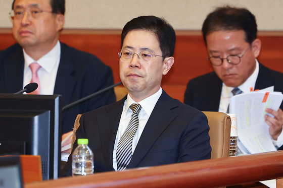 손준성 대구고검 차장(검사장)가 13일 서울 종로구 헌법재판소에서 열린 고발사주 의혹 탄핵심판 첫 정식 변론기일에 출석해 있다. 뉴스1