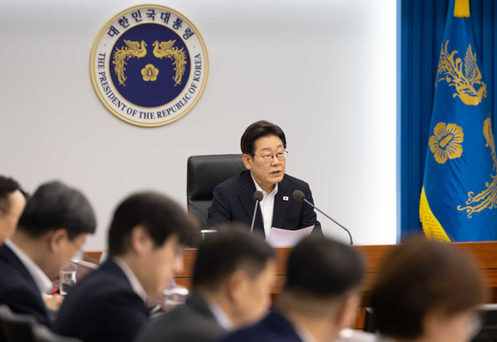 이재명 대통령이 17일 서울 용산 대통령실 청사에서 열린 4차 수석·보좌관 회의에서 발언하고 있다. 사진 대통령실