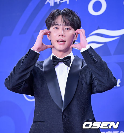 [OSEN=지형준 기자] 제4회 청룡시리즈어워즈 레드카펫 및 포토월 행사가 18일 인천 파라다이스시티에서 열렸다.