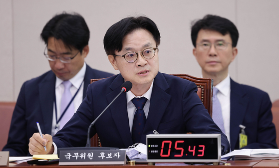 김정관 산업통상자원부 장관 후보자가 17일 국회 산업통상자원주소벤처기업위원회 전체회의에서 열린 인사청문회에서 의원들 질의에 답하고 있다. 김 후보자는 "농산물 시장 개방이 얼마나 민감한 이슈인지 충분히 알고 있다"고 말했다. 임현동 기자