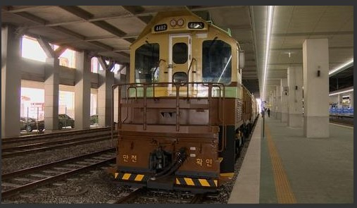 경기 의정부시와 고양시를 잇는 교외선 열차. 경기도 제공