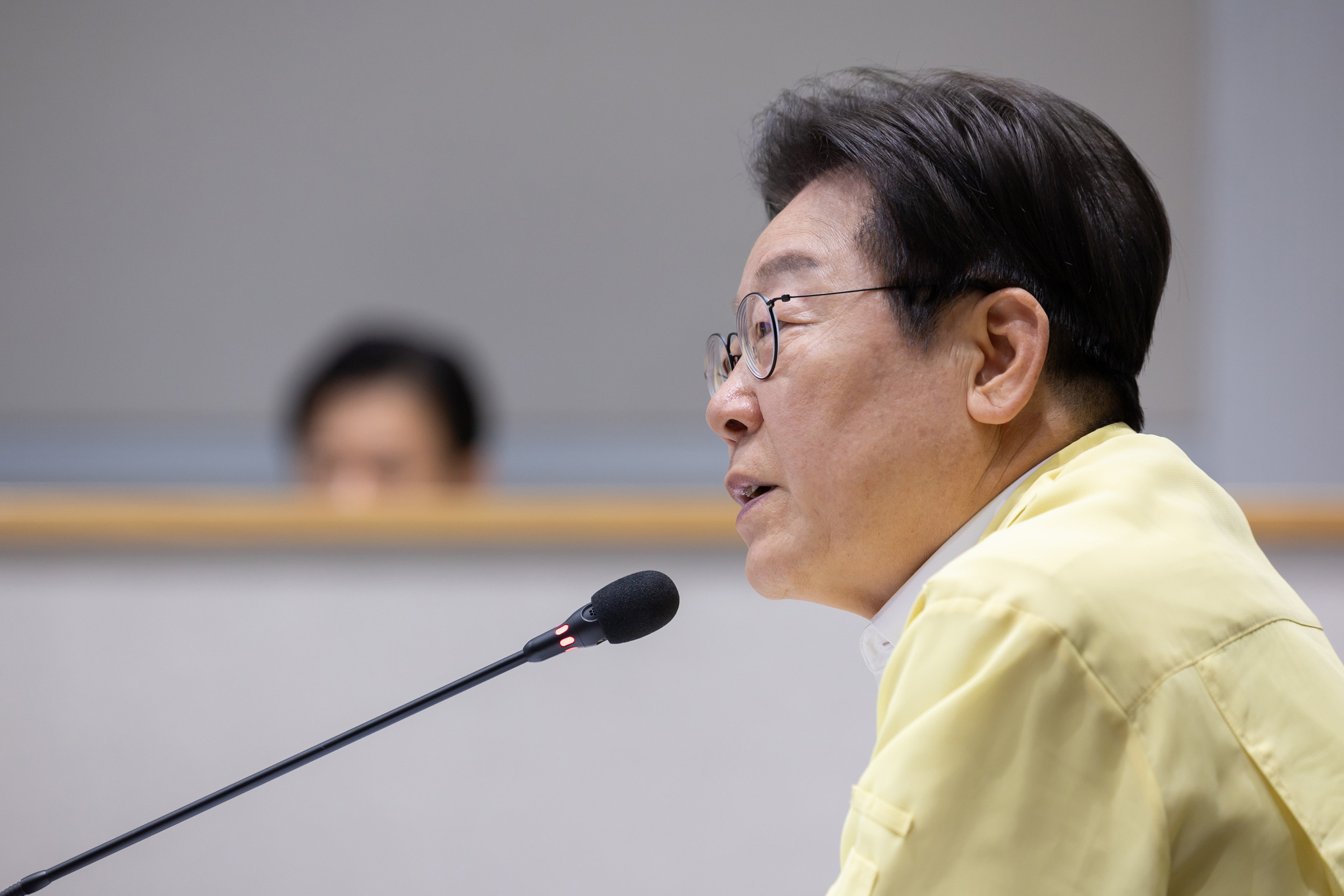 이재명 대통령이 18일 서울 종로구 서울정부청사 중앙재난안전상황실 서울상황센터에서 집중호우 대처상황 점검회의를 주재하고 있다. 사진 대통령실