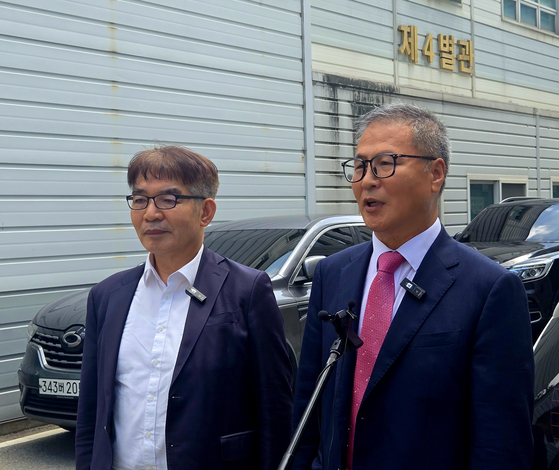 성남FC 사건 관련 변호인단을 맡고 있는 김칠준 변호사(왼쪽)와 박혁묵 변호사(오른쪽). [연합뉴스]