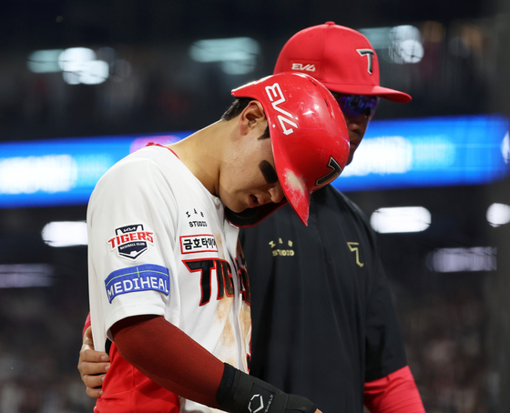 지난 5월 27일 광주 키움전 도중 부상으로 교체되며 괴로워하는 김도영. 연합뉴스 