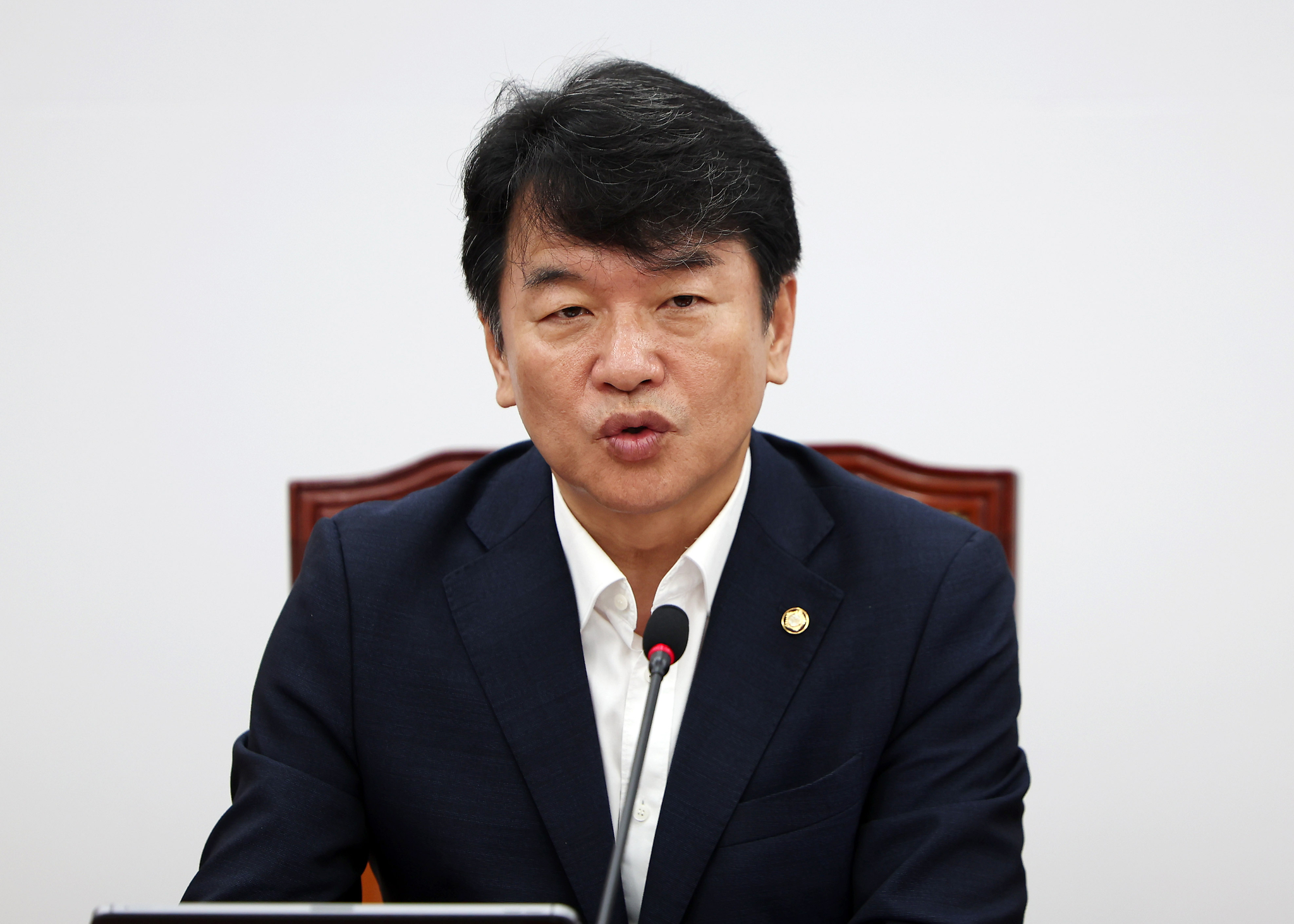 문진석 더불어민주당 원내운영수석부대표가 22일 국회에서 열린 원내대책회의에서 발언하고 있다. 뉴시스