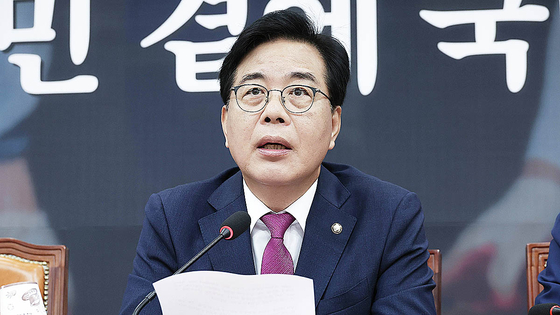  송언석 국민의힘 비상대책위원장 겸 원내대표가 24일 국회에서 열린 비상대책회의에서 모두발언을 하고 있다. 임현동 기자