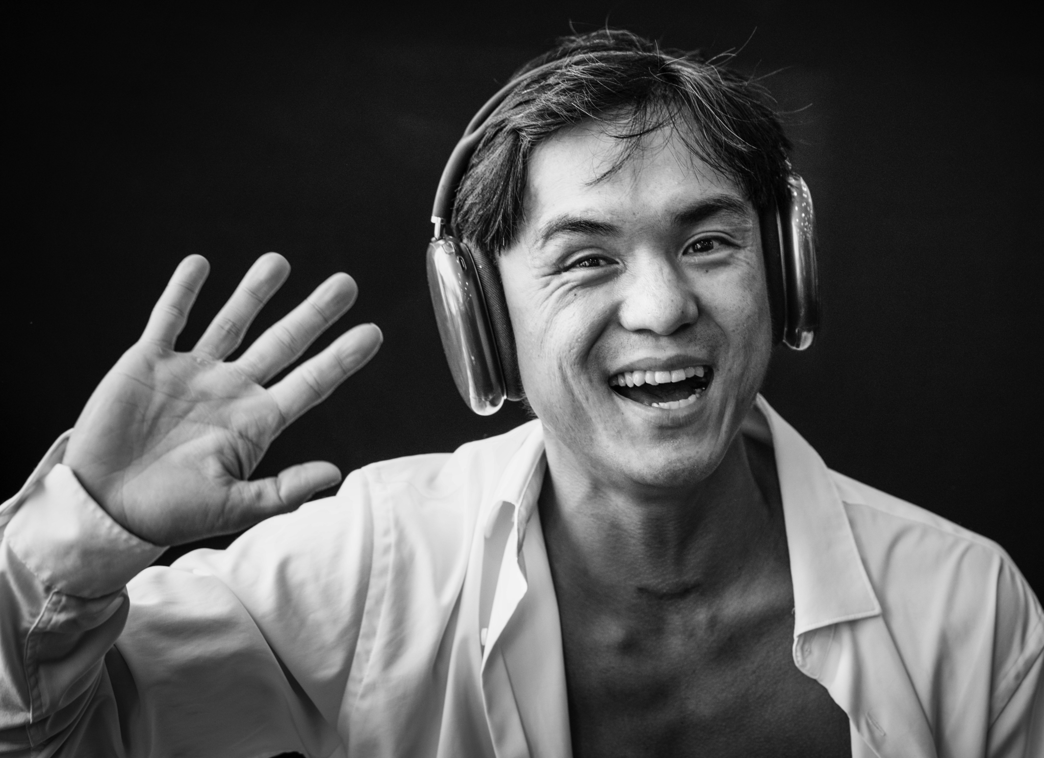  대회 준비하느라 다이어트를 하고 있을 때, 그는 갑상선 암을 알게 됐다. 그런데도 그는 끝내 대회에 참가 했다. 그의 목에 있는 흉터가 바로 수술 자국이며 이런 그를 두고 주변 사람들은 희망의 아이콘’이라고 칭한다.
