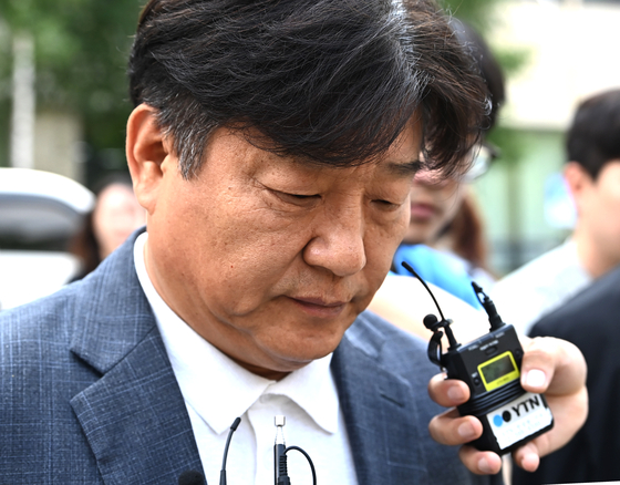 딸 명의 편법대출 및 재산축소·페이스북 허위사실 글 게시 등 혐의로 기소된 더불어민주당 양문석 의원이 24일 열린 항소심 선고 공판에서도 특정경제범죄가중처벌법상 사기 혐의에 대해 징역 1년 6월에 집행유예 3년, 공직선거법 위반 혐의에 대해 벌금 150만원을 선고받았다. 연합뉴스