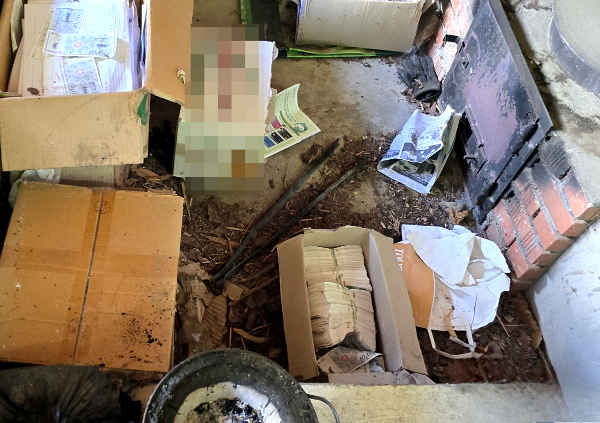 영양군 한 가정집 아궁이에서 수천장의 상품권이 땔감으로 사용됐다는 제보가 접수됐다. 사진 독자, 뉴스1