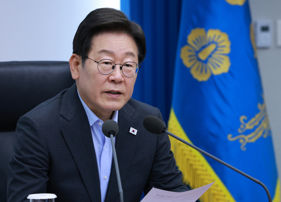 이재명 대통령이 지난 24일 서울 용산 대통령실 청사에서 열린 5차 수석·보좌관 회의에서 발언하고 있다. 대통령실통신사진기자단