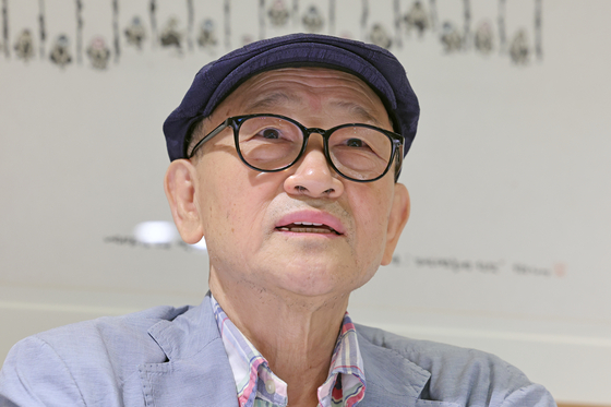 28일 간담회에서 광주비엔날레의 중점 추진 방향을 밝히고 있는 윤범모 광주비엔날레 신임 대표. 뉴시스