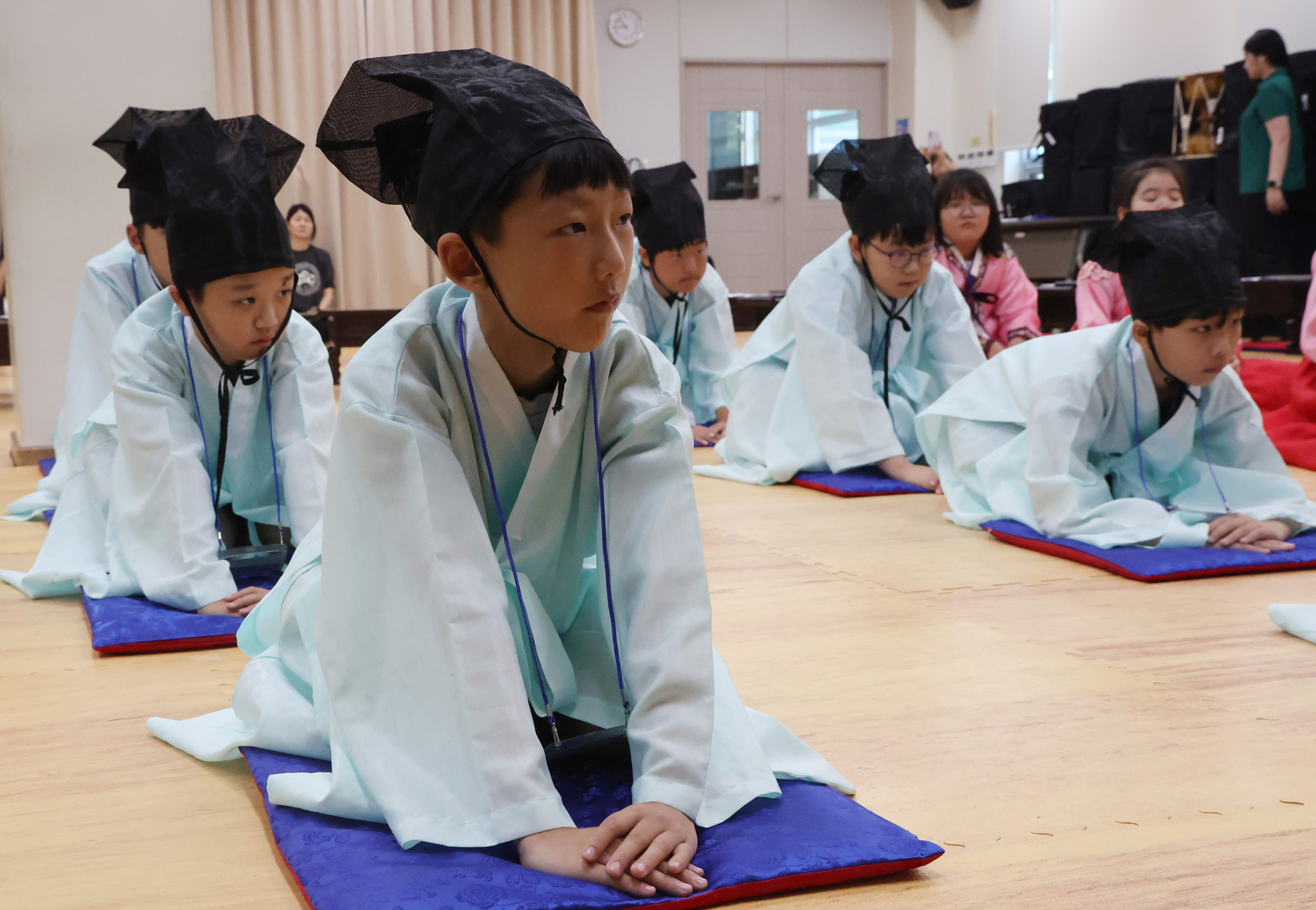 송봉근 기자