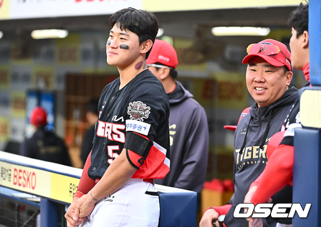 KIA 김도영과 이범호 감독./OSEN DB