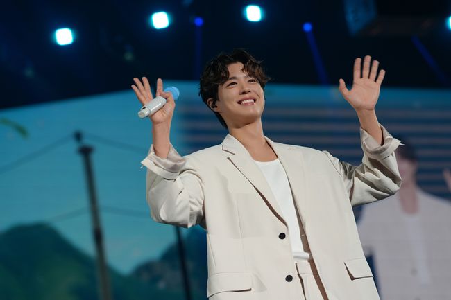 더블랙레이블 제공