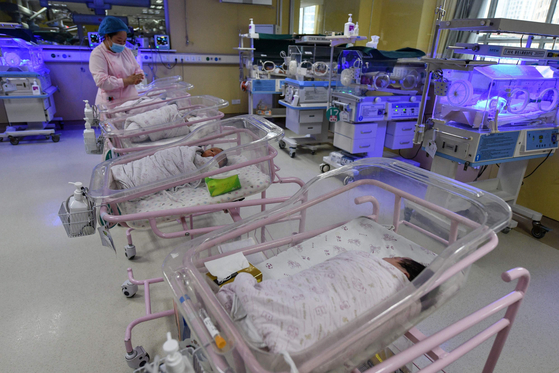 2022년 1월 17일 중국 안후이성 푸양시의 산부인과 신생아실. AFP=연합뉴스