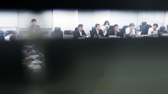 29일 서울 여의도 국회 의원회관에서 세제 개편안 마련을 위한 비공개 당정협의회가 열리고 있다. 연합뉴스