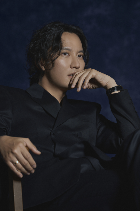 김남길은 "사회가 변하고 시대가 변하면서 우리 모습도 달라지겠지만, 인간의 본질이나 사람을 대하는 태도는 변해서는 안 된다"고 말했다. 사진 넷플릭스