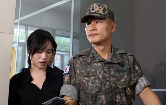 박진희 전 국방부 군사보좌관(육군 소장·현 육군 제56사단장)이 30일 오전 서울 서초구 순직해병 특검(특별검사 이명현)으로 출석하고 있다. 뉴스1