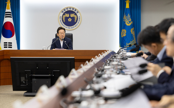 이재명 대통령이 30일 서울 용산 대통령실에서 비상경제점검TF를 주재하고 있다. 대통령실 제공