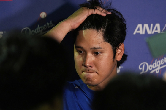 Los Angeles Dodgers' Shohei Ohtani talks to the media after a baseball game against the Cincinnati Reds Wednesday, July 30, 2025, in Cincinnati. (AP Photo/Carolyn Kaster)  〈저작권자(c) 연합뉴스, 무단 전재-재배포, AI 학습 및 활용 금지〉