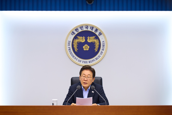 이재명 대통령이 31일 서울 용산 대통령실 청사에서 열린 6차 수석·보좌관 회의에서 발언하고 있다. 대통령실 제공