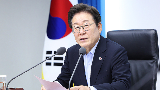  이재명 대통령이 31일 서울 용산 대통령실 청사에서 열린 6차 수석·보좌관 회의에서 발언하고 있다. 대통령실사진기자단