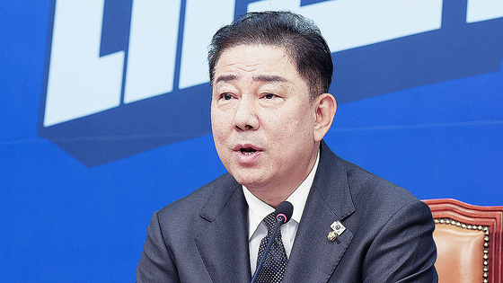  김병기 더불어민주당 대표 직무대행 겸 원내대표가 1일 국회에서 열린 당 최고위원회의에서 모두발언을 하고 있다. 임현동 기자