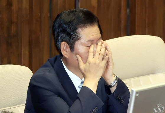 정청래 더불어민주당 대표가 4일 오후 국회 본회의에 참석해 있다. 김성룡 기자