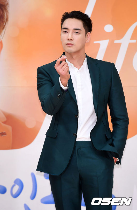 [OSEN=민경훈 기자] 20일 오후 서울 양천구 목동 SBS 방송센터 SBS홀에서 열린 SBS 특별기획 드라마 '브라보 마이 라이프' 제작발표회서 강지섭이 포토타임을 갖고 있다./ rumi@osen.co.kr