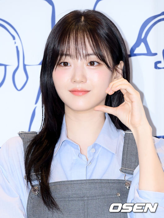 [OSEN=조은정 기자]4일 서울 서초구 신세계백화점 강남점에서 토즈 이탈리안 썸머 팝업 오프닝 행사가 열렸다.이날 행사에는 NCT 정우, 아이브 레이가 참석했다.배우 조이현이 포즈를 취하고 있다. 2025.06.04 /cej@osen.co.kr