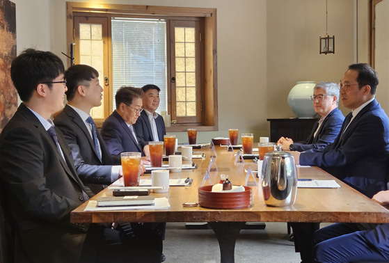 지난달 31일 서울 중구 달개비에서 전공의 하반기 복귀 방안 등을 논의하는 수련협의체 2차 회의가 열렸다. 연합뉴스