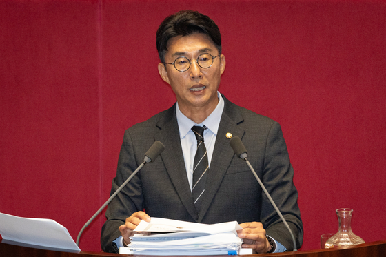 노종면 더불어민주당 의원이 5일 방송법 개정안에 대해 9시간 5분 동안 찬성 토론해 여야 통틀어 가장 많은 시간을 썼다. 뉴스1