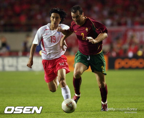 [사진] 2002 한일 월드컵 때의 안정환과 코스타 ⓒGettyimages(무단전재 및 재배포 금지)